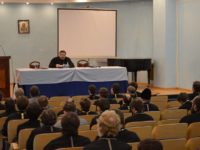 Протоиерей Георгий Митрофанов провел лекцию по истории для епархиального духовенства