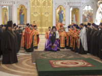 Архиепископ Калининградский и Балтийский Серафим совершил Великую вечерню с награждением епархиального духовенства