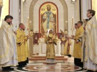 В неделю 10-ю по Пятидесятнице архиепископ Серафим совершил Божественную литургию в Кафедральном соборе Христа Спасителя
