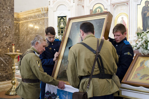 прибудет Августовская икона Божьей Матери