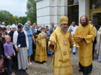 В день памяти свв. Петра и Февронии архиепископ Серафим совершил Божественную Литургию