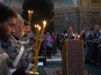 Архиепископ Серафим совершил утреню Великой Пятницы с чтением 12-ти Страстных Евангелий