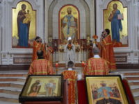 Архиепископ Серафим в Неделю о слепом совершил Литургию в Кафедральном соборе Христа Спасителя