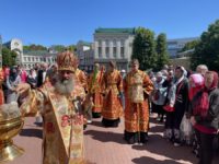 В Неделю о самаряныне архиепископ Серафим совершил Божественную литургию