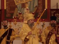 В Неделю 13-ю архиепископ Серафим совершил литургию