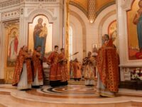 В день памяти Георгия Победоносца митрополит Серафим совершил Литургию в Кафедральном соборе Христа Спасителя