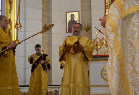 Митрополит Серафим совершил Литургию в Неделю 16-ю по Пятидесятнице