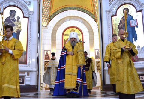 Митрополит Серафим совершил молебен в день рождения Святейшего Патриарха Кирилла