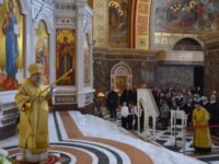 В Неделю 28-ю по Пятидесятнице митрополит Серафим совершил воскресную Литургию в Кафедральном соборе Христа Спасителя